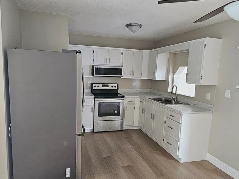 3204 Marlin Dr — Photo 1