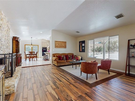3rd image of 4550 W Avenue V