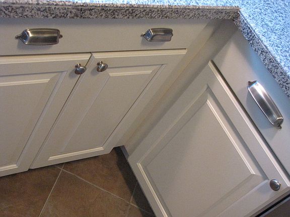 Kitchen Details - Glazed Hardwood Cabinets