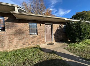 1402 N Hartford Ave, Russellville, AR 72801