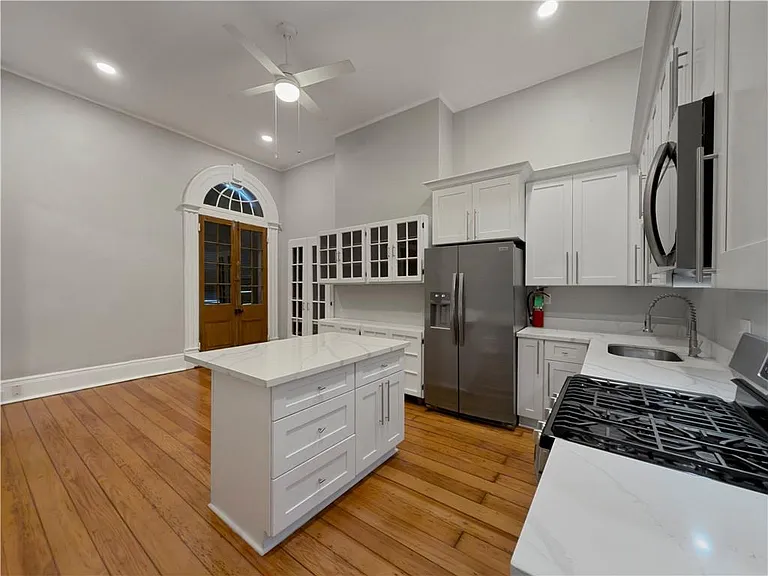 841 Royal St #2A — Photo 9
