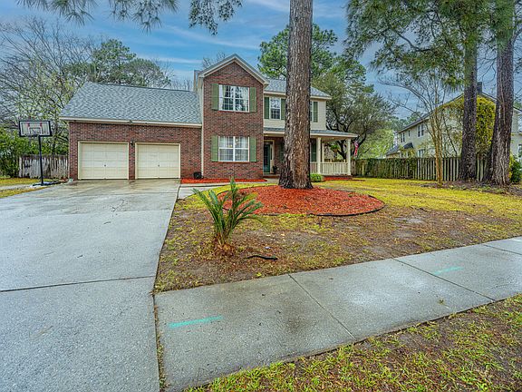 2nd image of 211 Trestlewood Dr