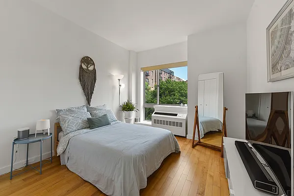 Sold by Compass | media 14