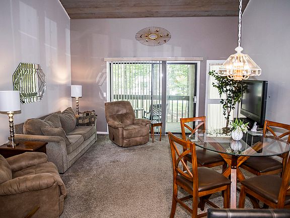 4th image of 105 Eagle Ct #105