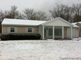 86 Circle Dr, Springfield, IL 62703