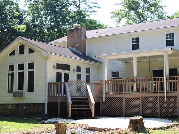 3rd image of 522 Briar Creek Dr
