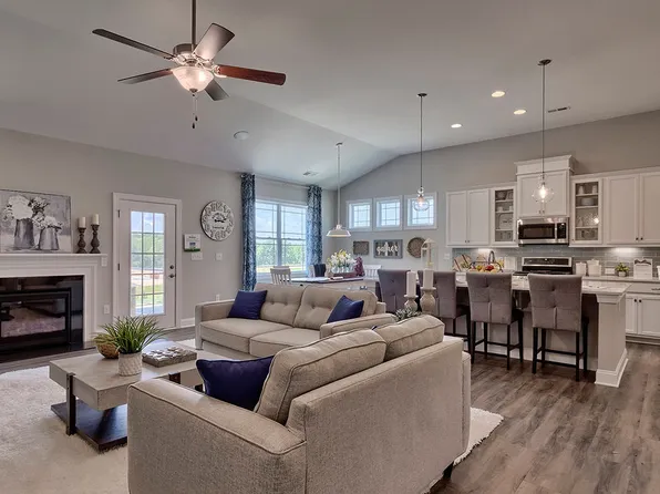 8340 Acadia Pkwy, Sherrills Ford, NC 28673