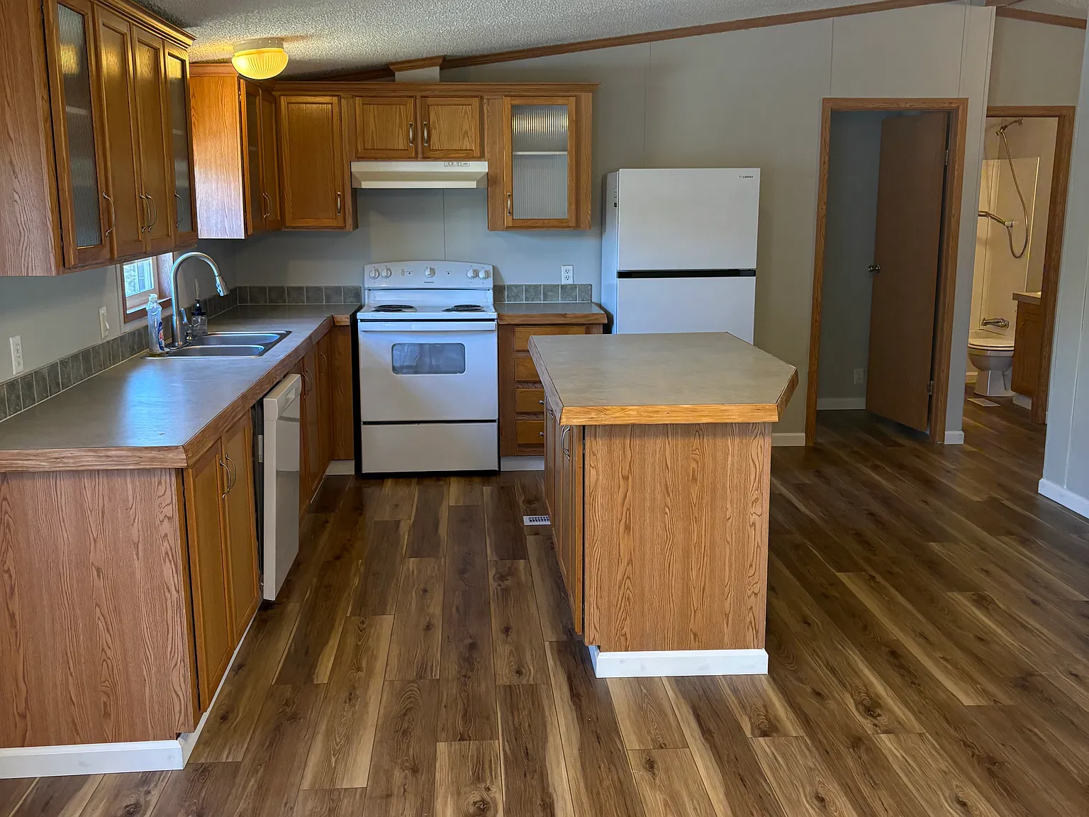 3 bed, 1536 sqft, $1,400 — Photo 3
