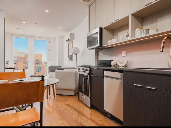 375 Lefferts Avenue image 3 of 14