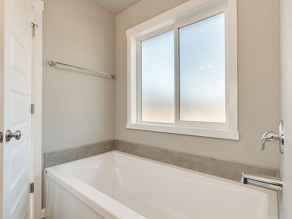 4th image of 12517 NE 64th Ave