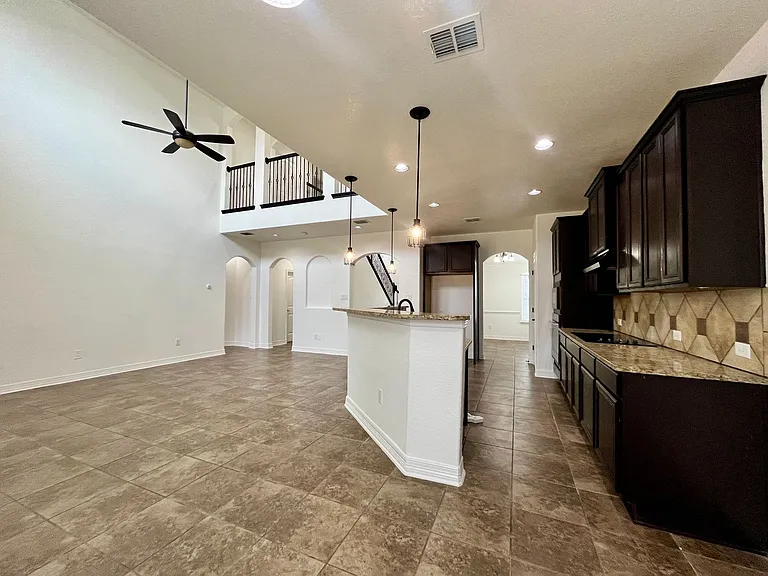 13724 Altamirano — Photo 10