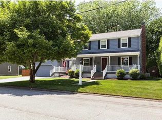 8 Baldwin Dr, Smithfield, RI 02828