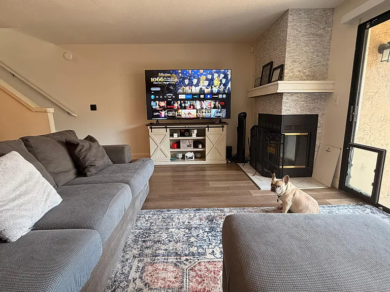 Peppermill Cir — Photo 8