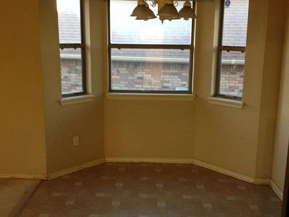 Breakfast nook with bay windows