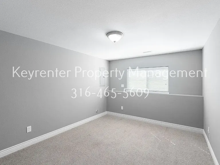 2307-2309 E Coolwater St Duplex — Photo 15