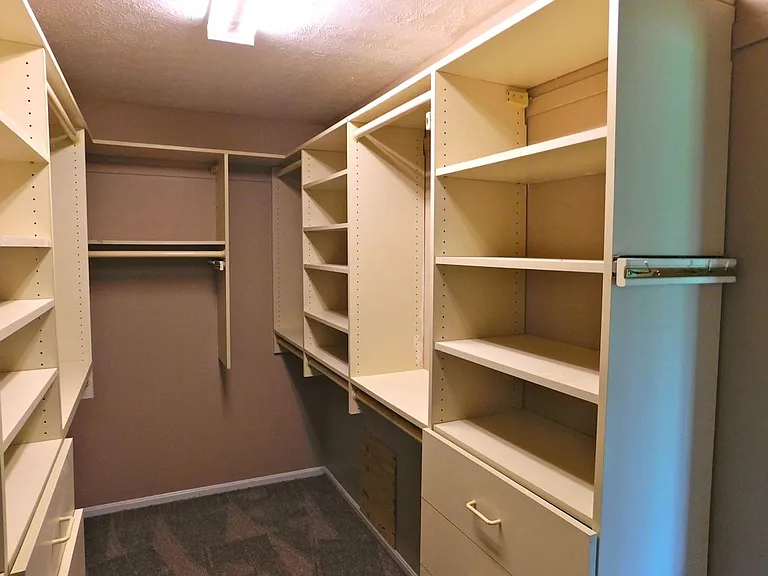 7608 Kyles Station Rd — Photo 56