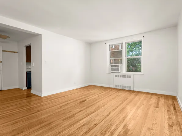 5610 Netherland Avenue image 6 of 14