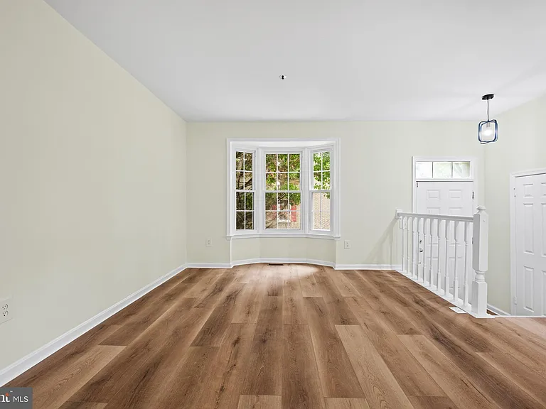 2615 Chivalry Ct — Photo 8
