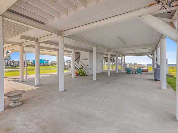3rd image of 3777 Lake Breeze Rd