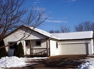 1392 Bartosh Ln, River Falls, WI 54022