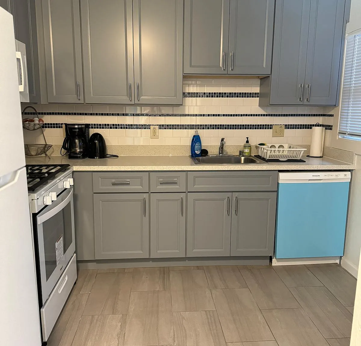 2 bed, 950 sqft, $3,450 — Photo 1