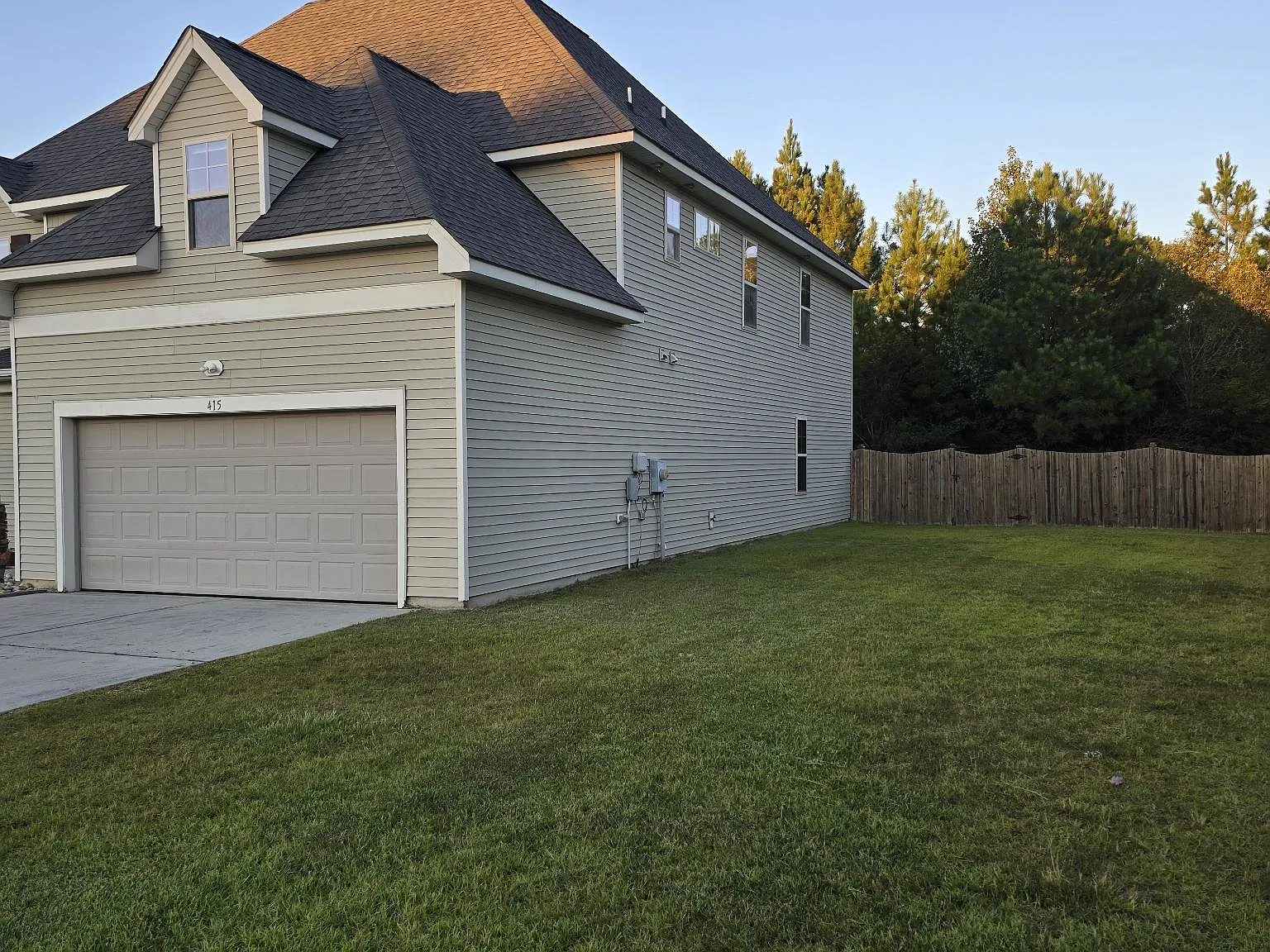 4 bed, 2.5 bath, 3241 sqft, $2,500 — Photo 3