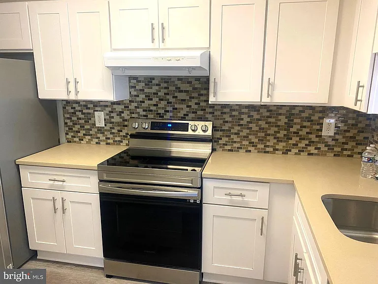 9819 Brookridge Ct — Photo 11