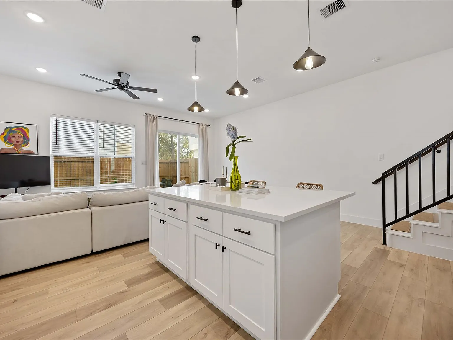3 bed, 2.5 bath, 1488 sqft, $2,025 — Photo 3
