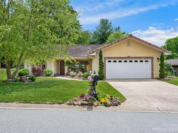 36 Ocaso Dr, Asheville, NC 28806