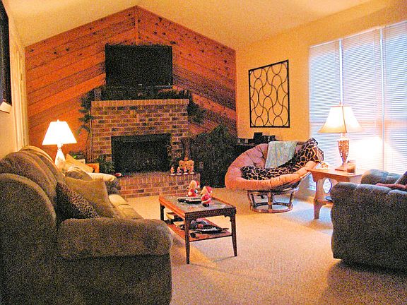 LR Cathedrial Ceiling