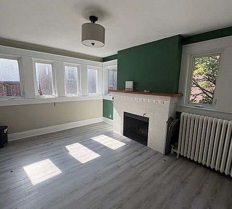 2nd image of 370 Spadina Rd