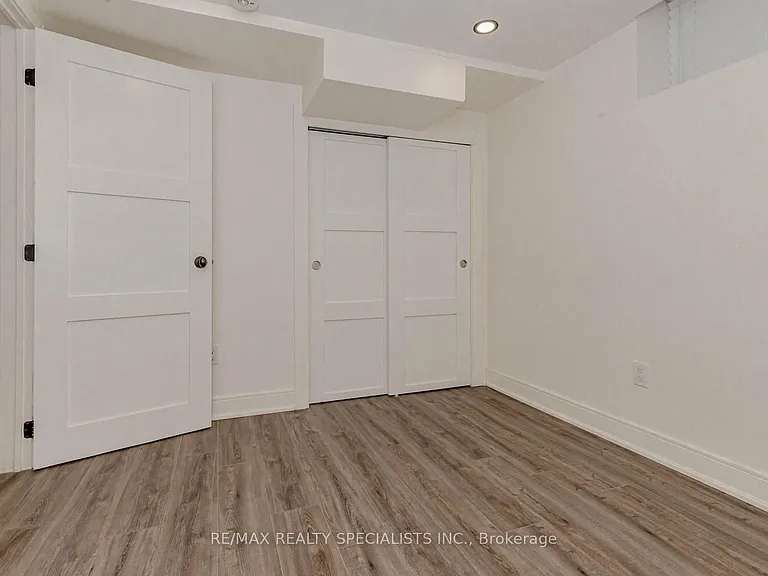 2535 Raglan Ct #LOWER — Photo 33