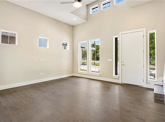 5th image of 3205 E 51st St