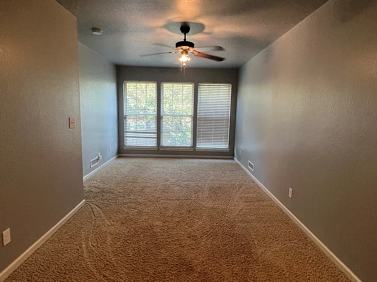 4809 Manchester Dr — Photo 16