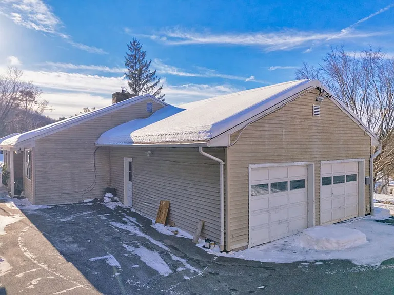 41 Trout Brook Dr — Photo 6