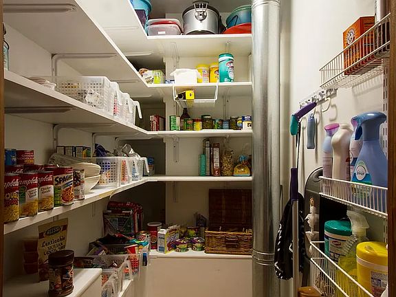 5th image of 2232 W Dickens Ave #1