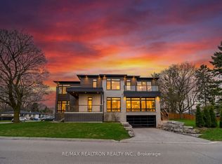 70 Collins Cres, Aurora, ON L4G 2W2