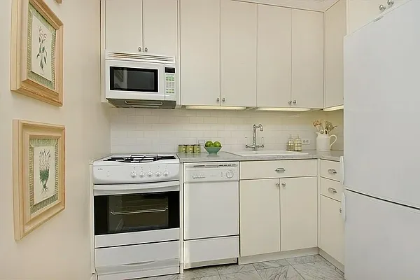 Sold by Corcoran | media 18