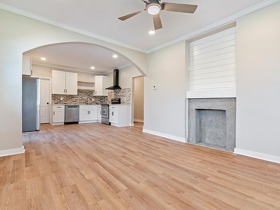 4th image of 1696 Old Port Dr