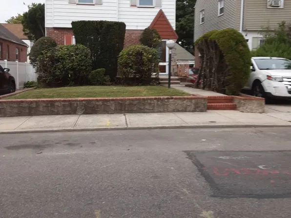 11542 223rd St, Cambria Heights, NY 11411