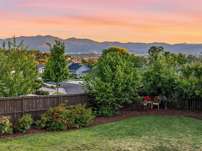 4432 Vista Pointe Dr — Photo 24