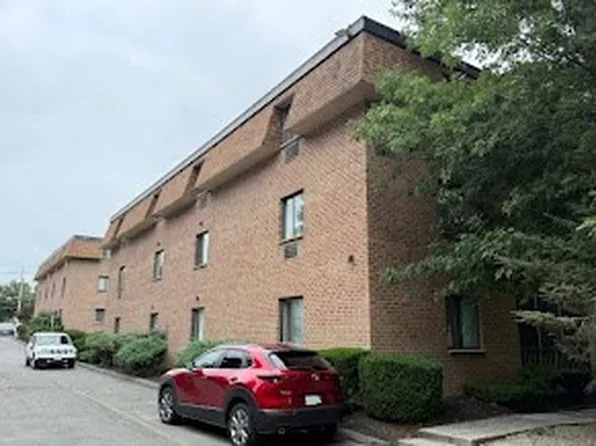 35 Washington St APT 3, Medford, MA 02155