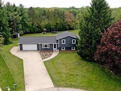W355N5843 Bridle LANE, Oconomowoc, WI, 53066