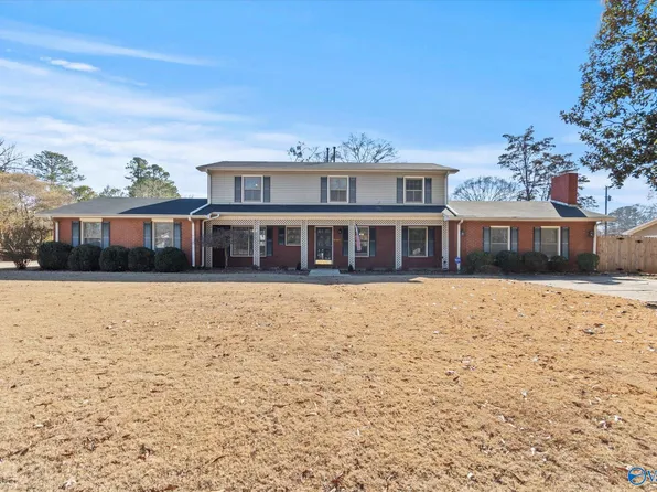 2303 College St SE, Decatur, AL 35601