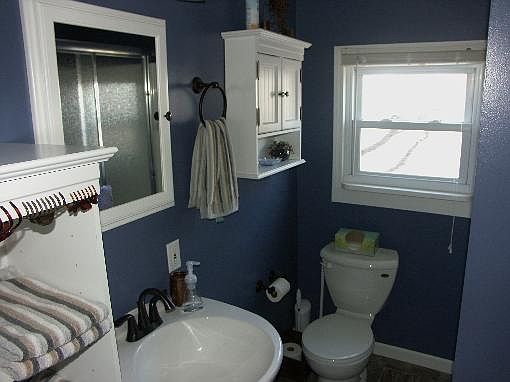 3rd image of 225 Woodruff St