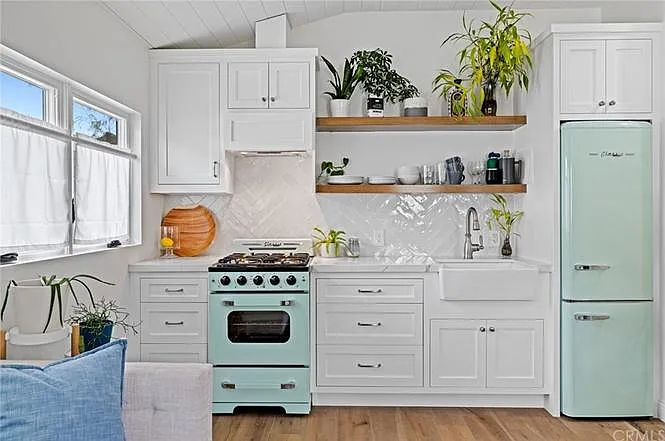 1 bed, 380 sqft, $3,350 — Photo 4
