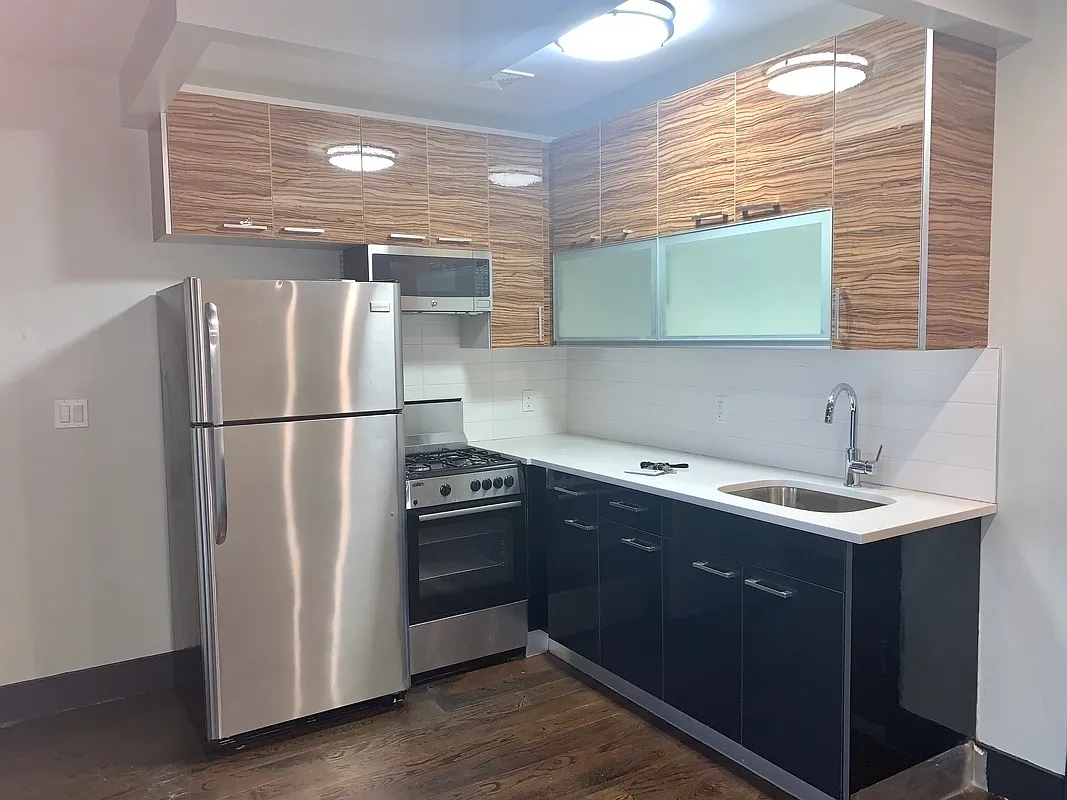 936 Madison Street — Photo 1