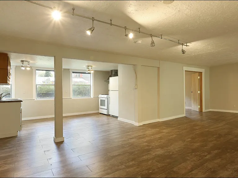 68 NE Stanton St #1K — Photo 6