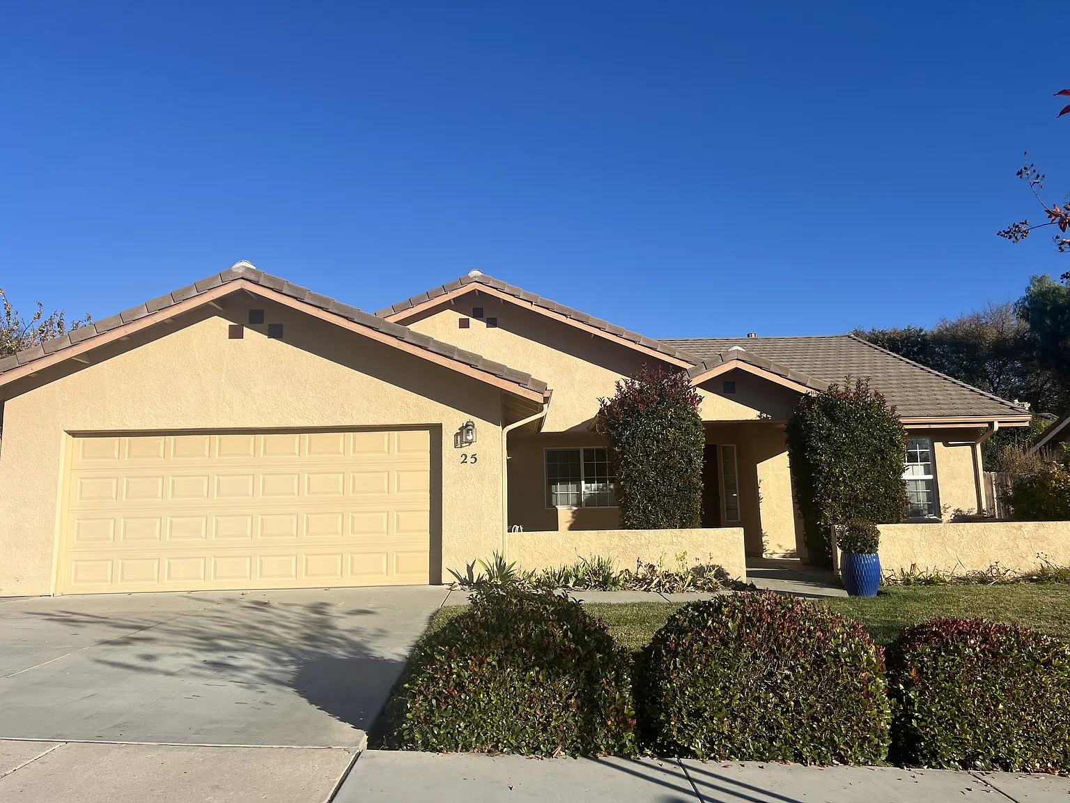 4 bed, 1979 sqft, $3,700 — Photo 1