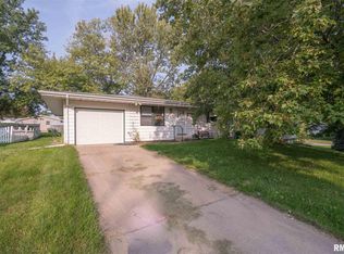 5717 N Graceland Dr, Peoria, IL